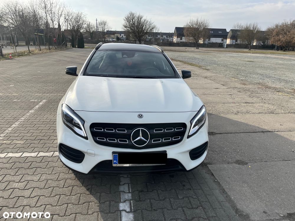 Mercedes-Benz GLA 200 7G-DCT AMG Line - 9
