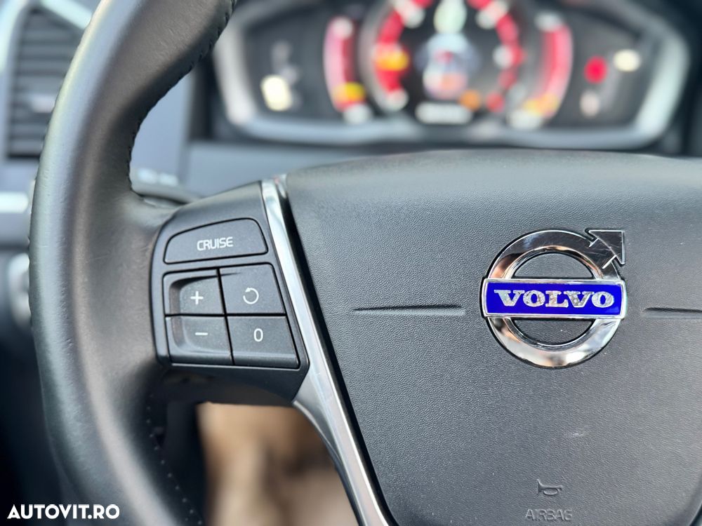 Volvo XC 60 D4 Geartronic Summum - 34