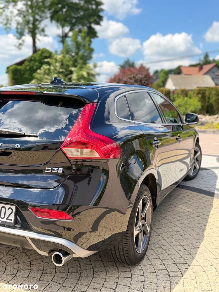 Volvo V40 D3 Drive-E R-Design Momentum - 22