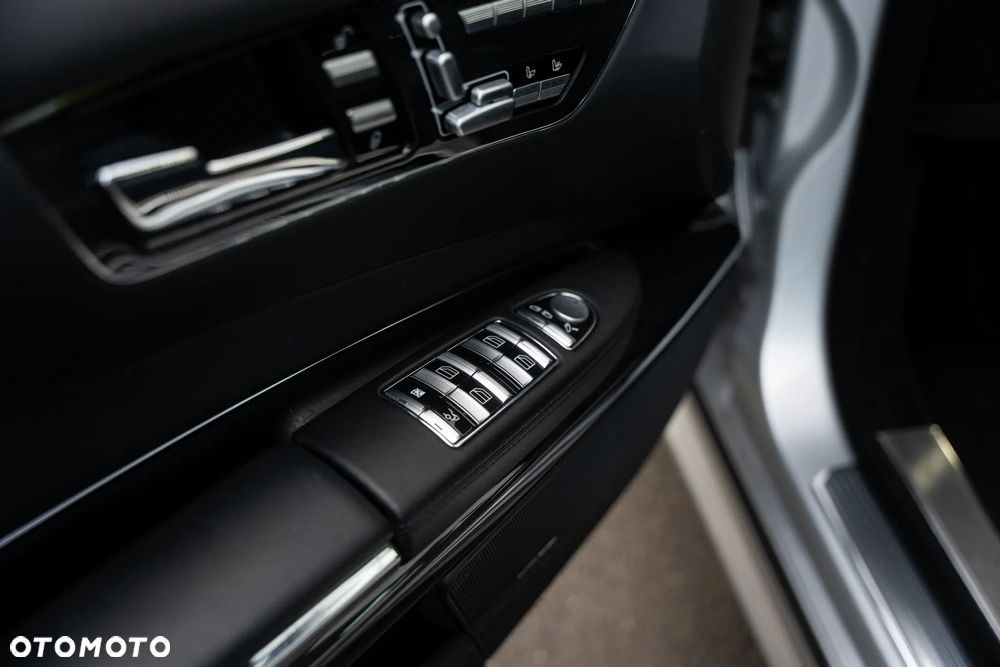 Mercedes-Benz CL 63 AMG - 12