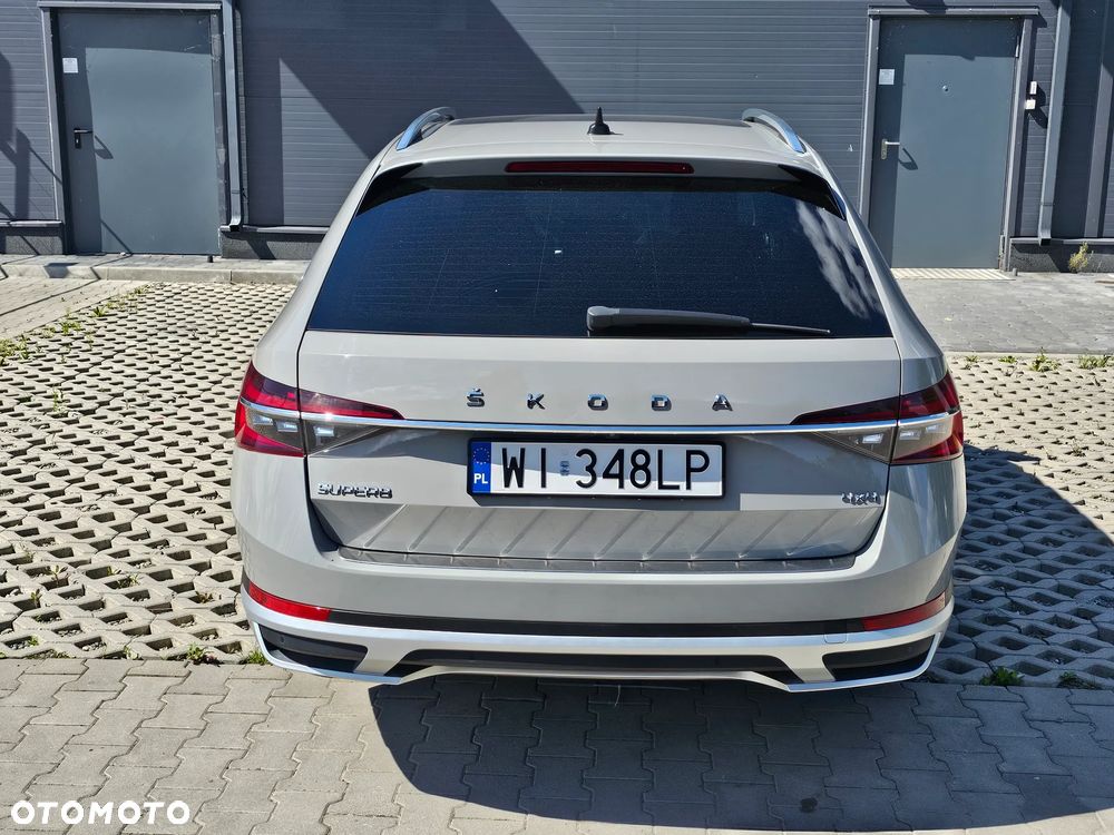 Skoda Superb 2.0 TDI SCR 4x4 Scout DSG - 11