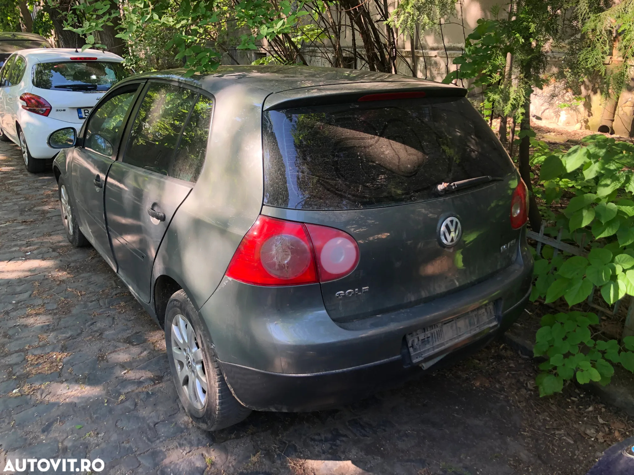 Dezmembrez VW Volkswagen Golf 5 1.6 FSI BAG LA6Q 2006 - 9