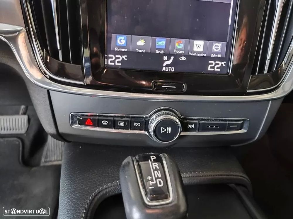 Volvo V90 2.0 D4 Momentum Geartronic - 31