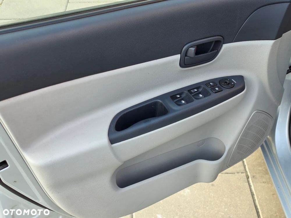 Hyundai Accent - 16
