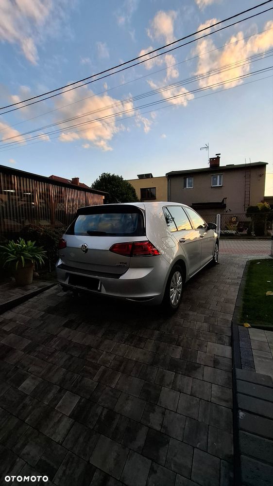 Volkswagen Golf - 6