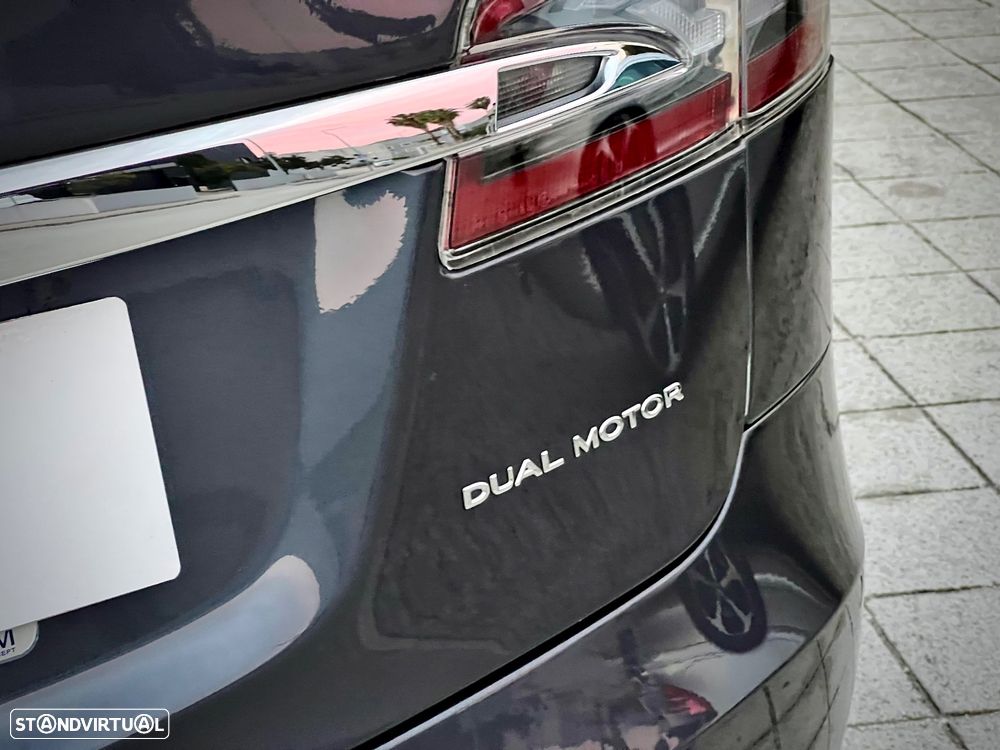 Tesla Model S - 15
