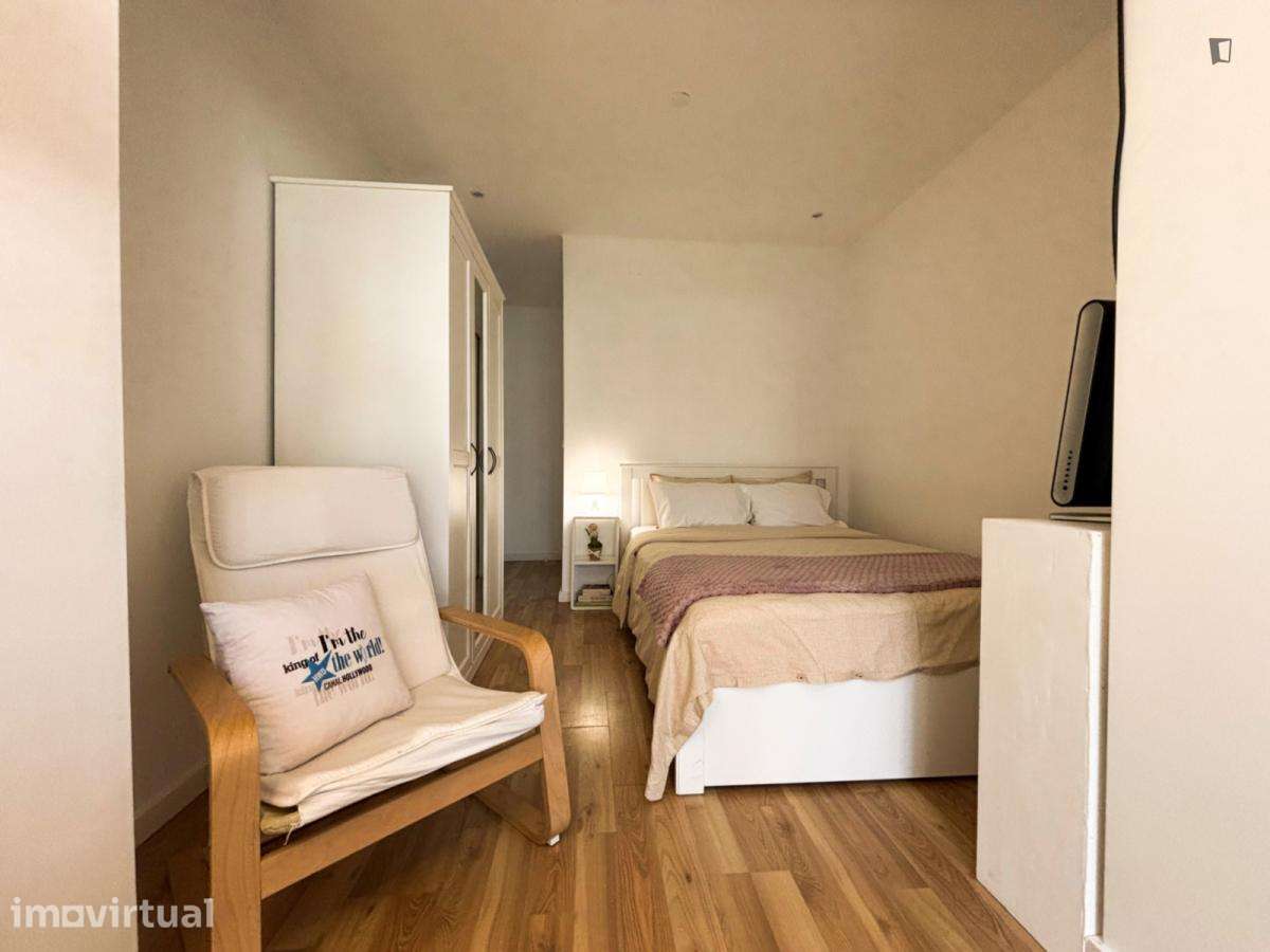 Quarto - localizado em Lisbon - Grande imagem: 5/14
