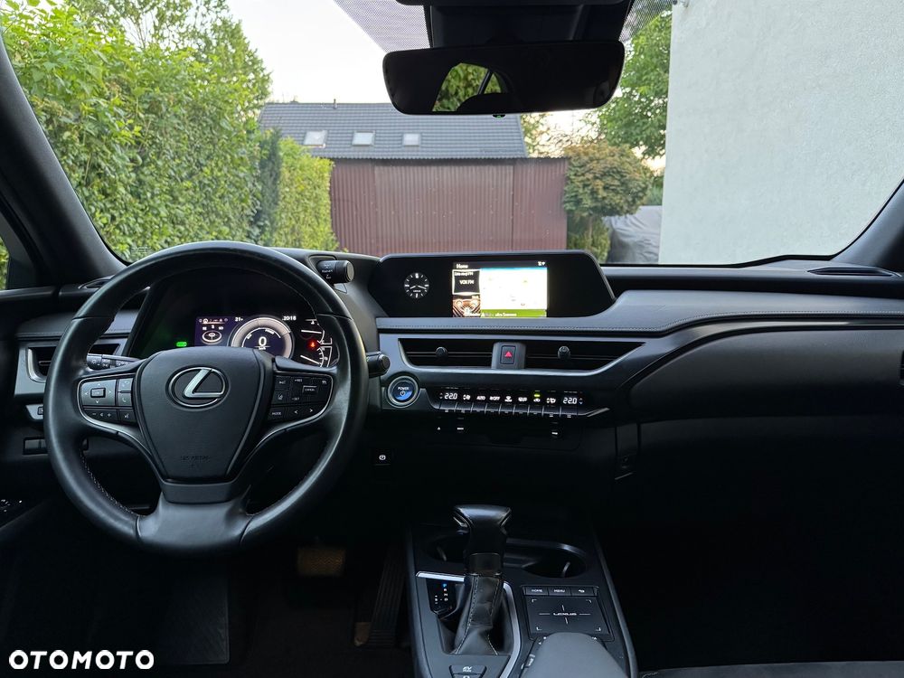 Lexus UX 250h Business Edition - 16