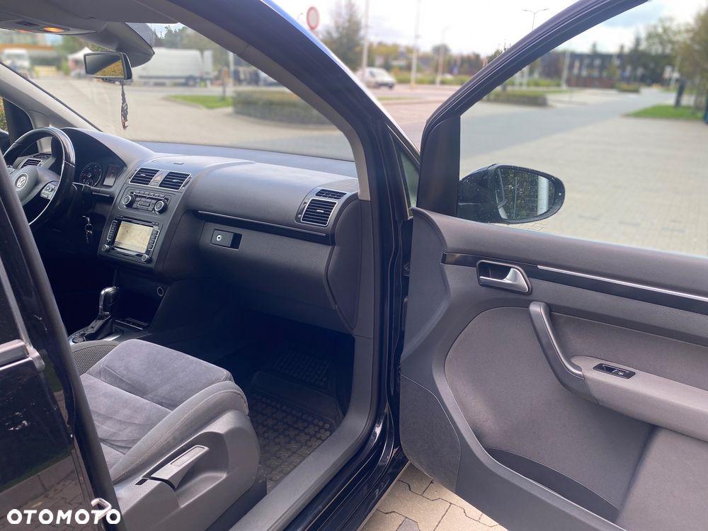 Volkswagen Touran - 28
