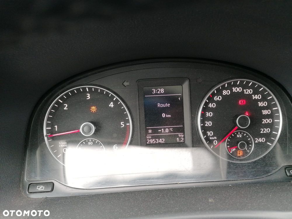 Volkswagen Touran - 20