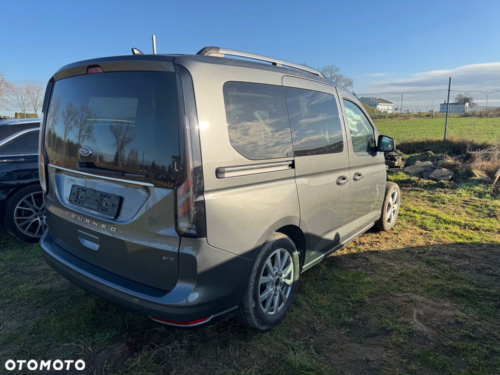 Ford Tourneo Connect 2.0 EcoBlue Allrad TITANIUM - 2