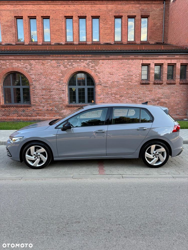 Volkswagen Golf VIII 1.0 TSI Life - 2