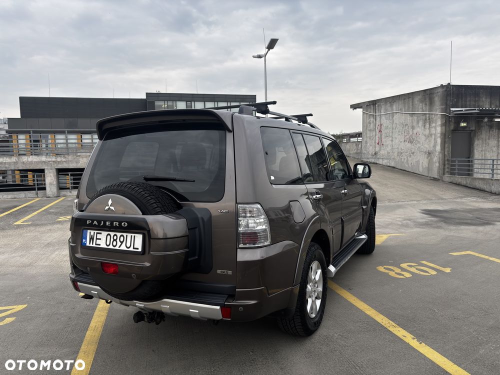 Mitsubishi Pajero - 4