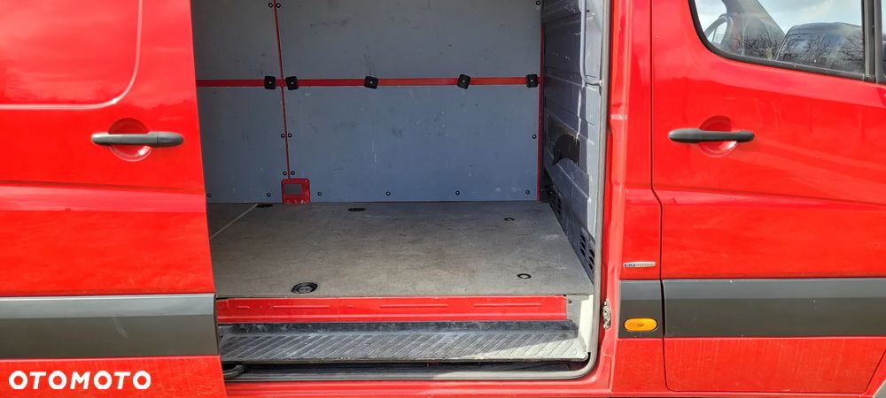 Mercedes-Benz Sprinter - 15
