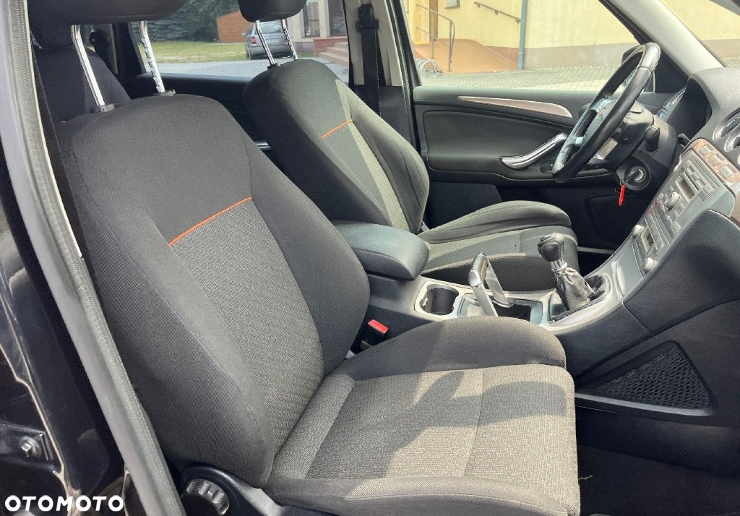 Ford S-Max - 17