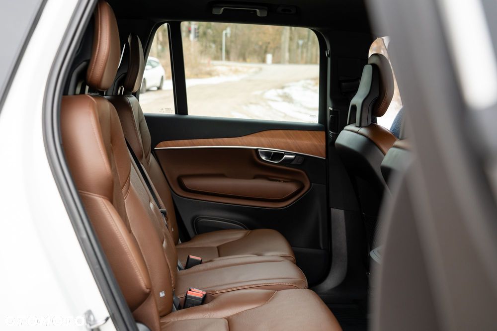 Volvo XC 90 B5 D AWD Momentum - 18