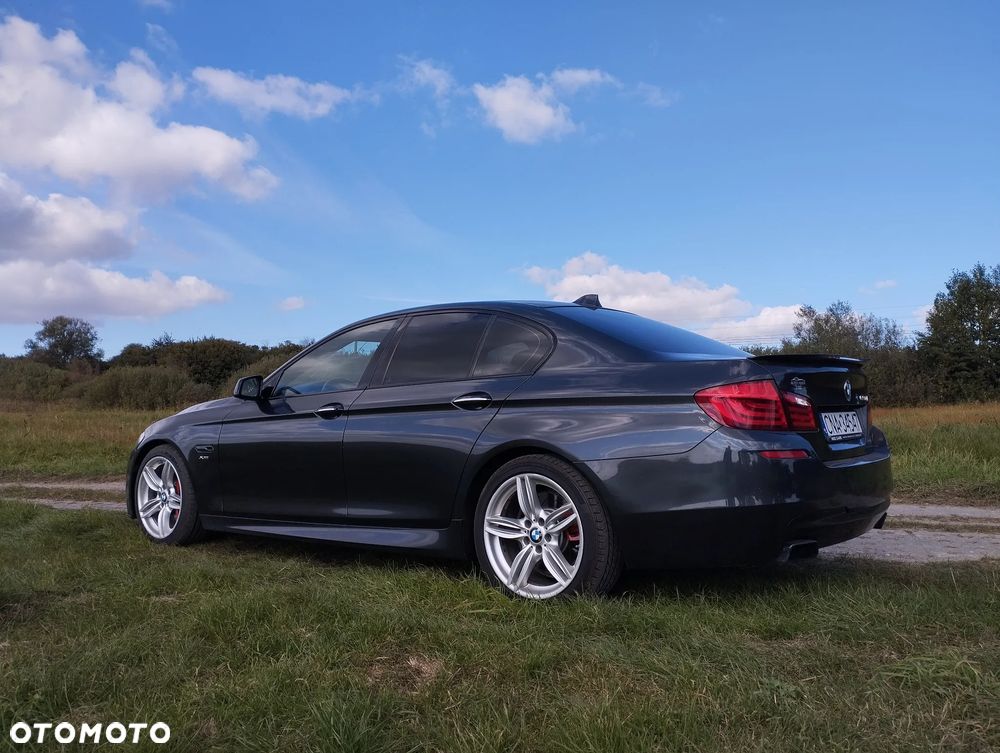 BMW Seria 5 550i - 6
