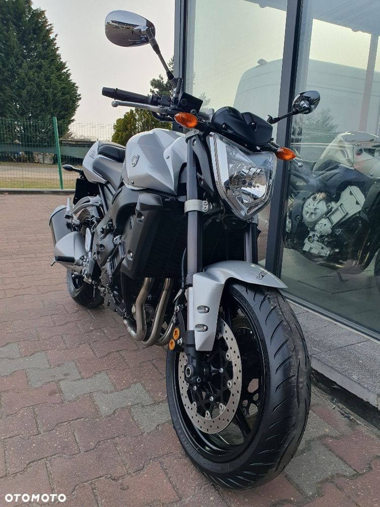 Yamaha FZ - 24