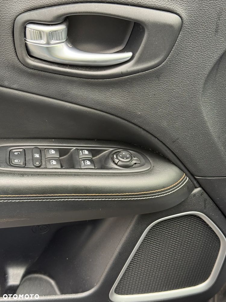 Jeep Compass 1.4 TMair Longitude FWD S&S - 16