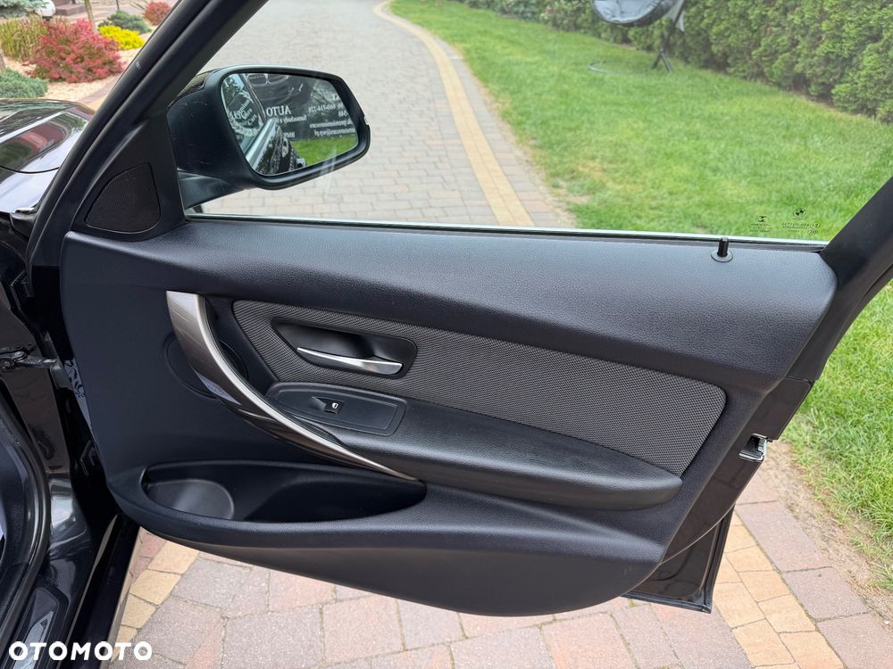 BMW Seria 3 320d Efficient Dynamics Edition Modern Line - 16