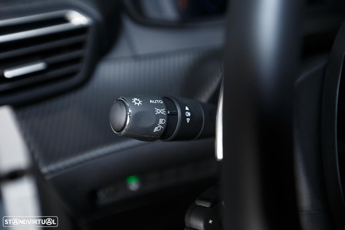 Peugeot 2008 1.2 PureTech Allure EAT8 - 15
