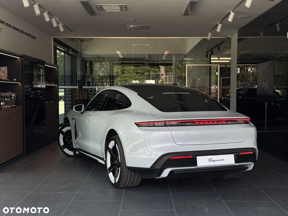 Porsche Taycan - 5