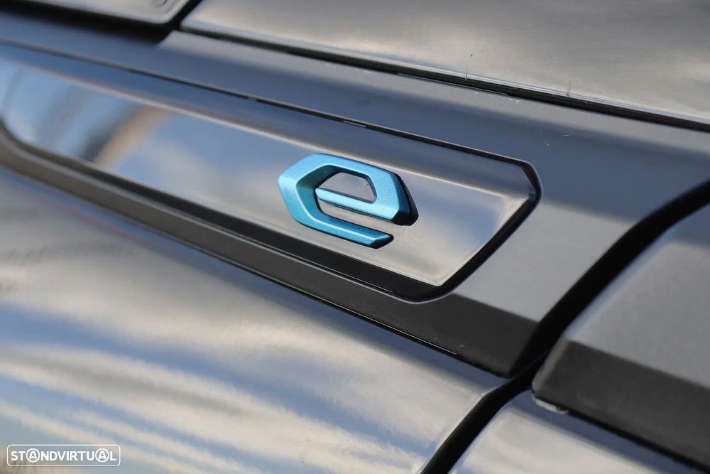 Peugeot e-2008 50 kWh GT - 3