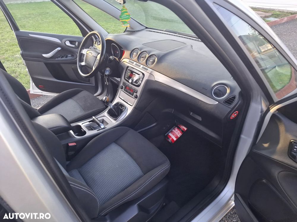 Ford Galaxy 2.0 TDCi DPF Ghia - 8