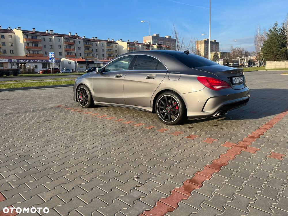 Mercedes-Benz CLA 250 7G-DCT - 3