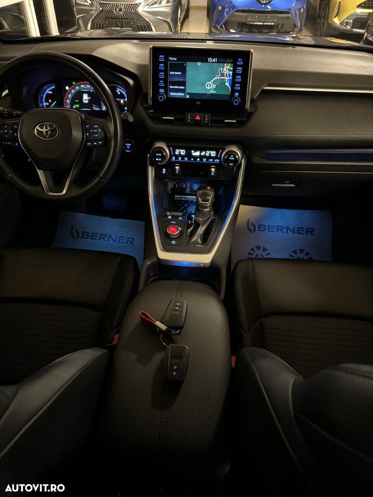 Toyota RAV4 2.5 4x4 Hybrid Team Deutschland - 25