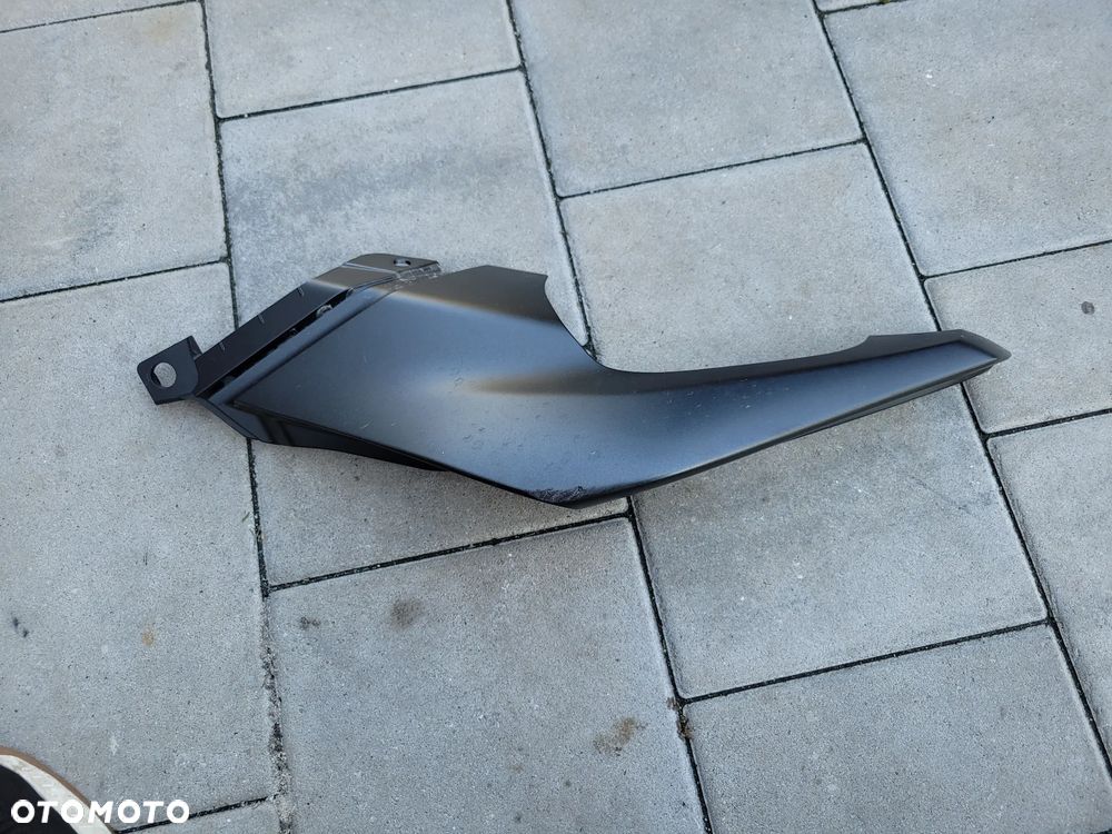 Owiewka, osłona, bok, boczek, zadupek, ogon Honda CB 125R - 1