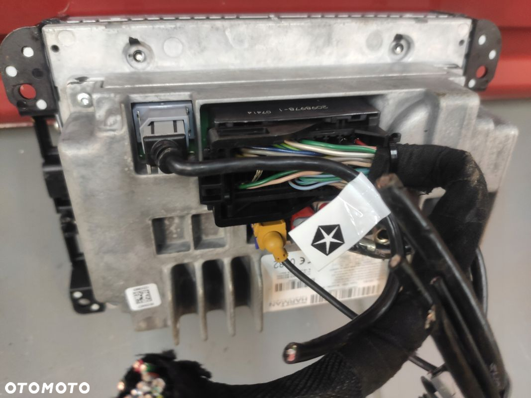 JEEP CHEROKEE KL 2.0CRD 13-18 MONITOR EKRAN WYŚWIETLACZ NAWIGACJI RADIA BDB - 4