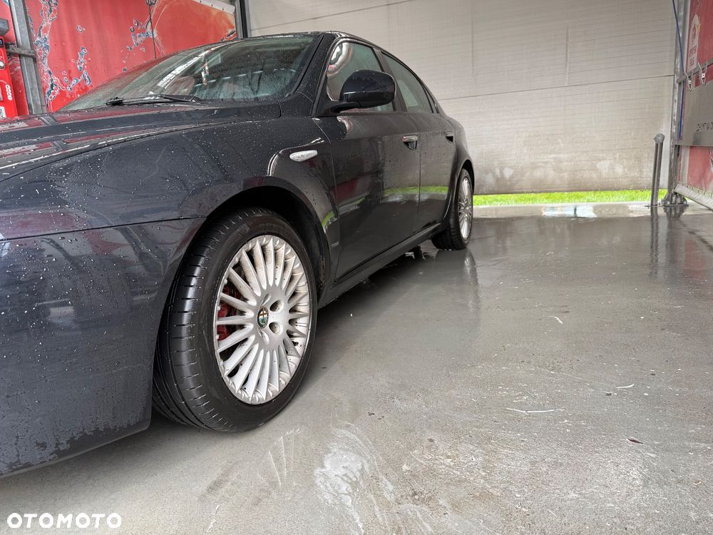 Alfa Romeo 159 1.9 JTDM 8V DPF Distinctive - 10