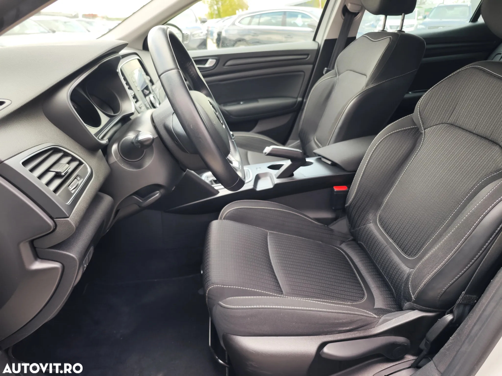 Renault Megane Blue dCi 116 Life - 12