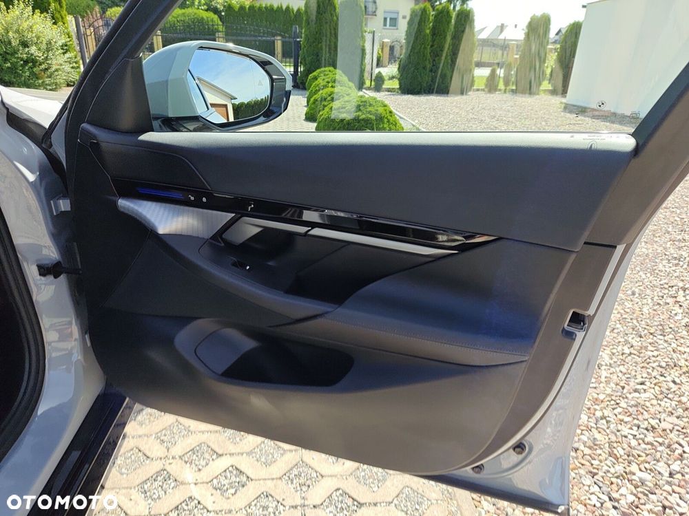 BMW Seria 5 520d xDrive mHEV M Sport - 23
