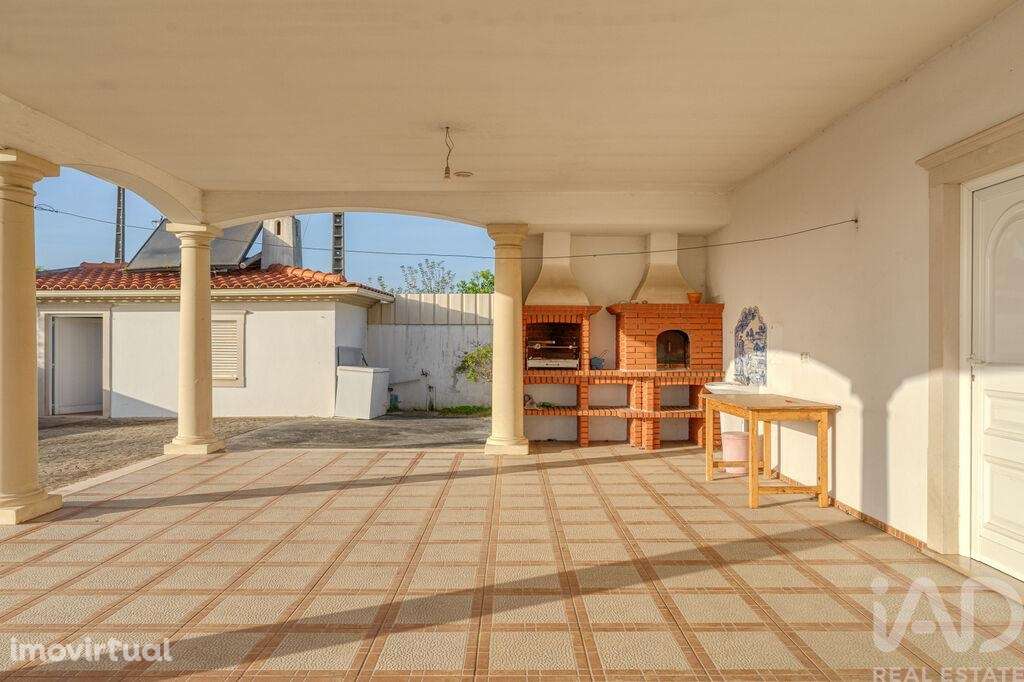 Casa / Villa T5 em Regueira de Pontes de 318,00 m2 - Grande imagem: 4/30