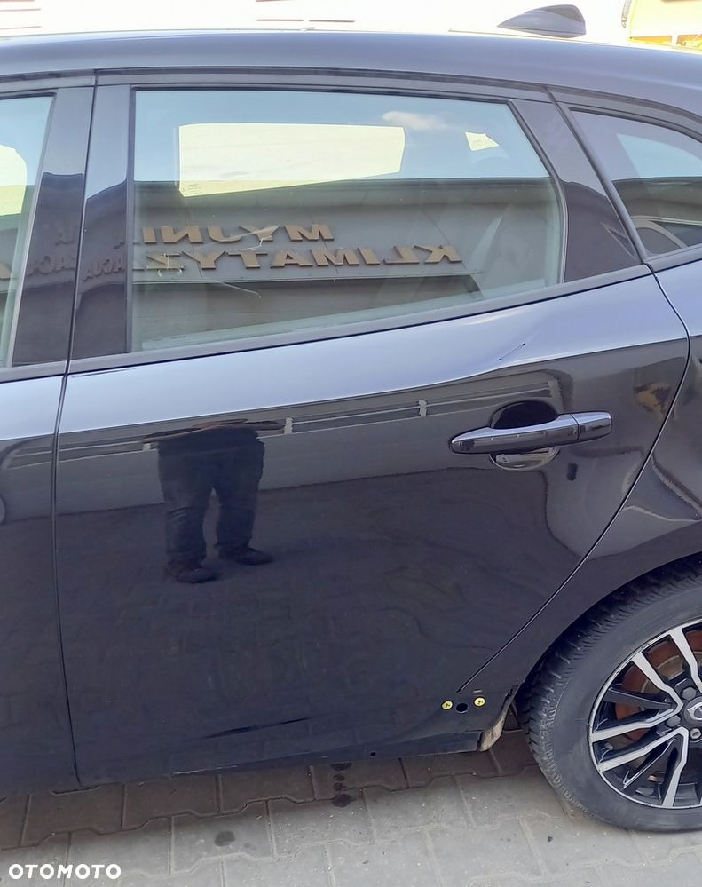 Volvo V40 Drzwi Lewy Tył 717-46