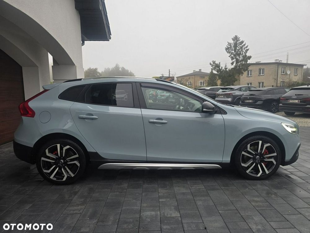 Volvo V40 Cross Country - 6