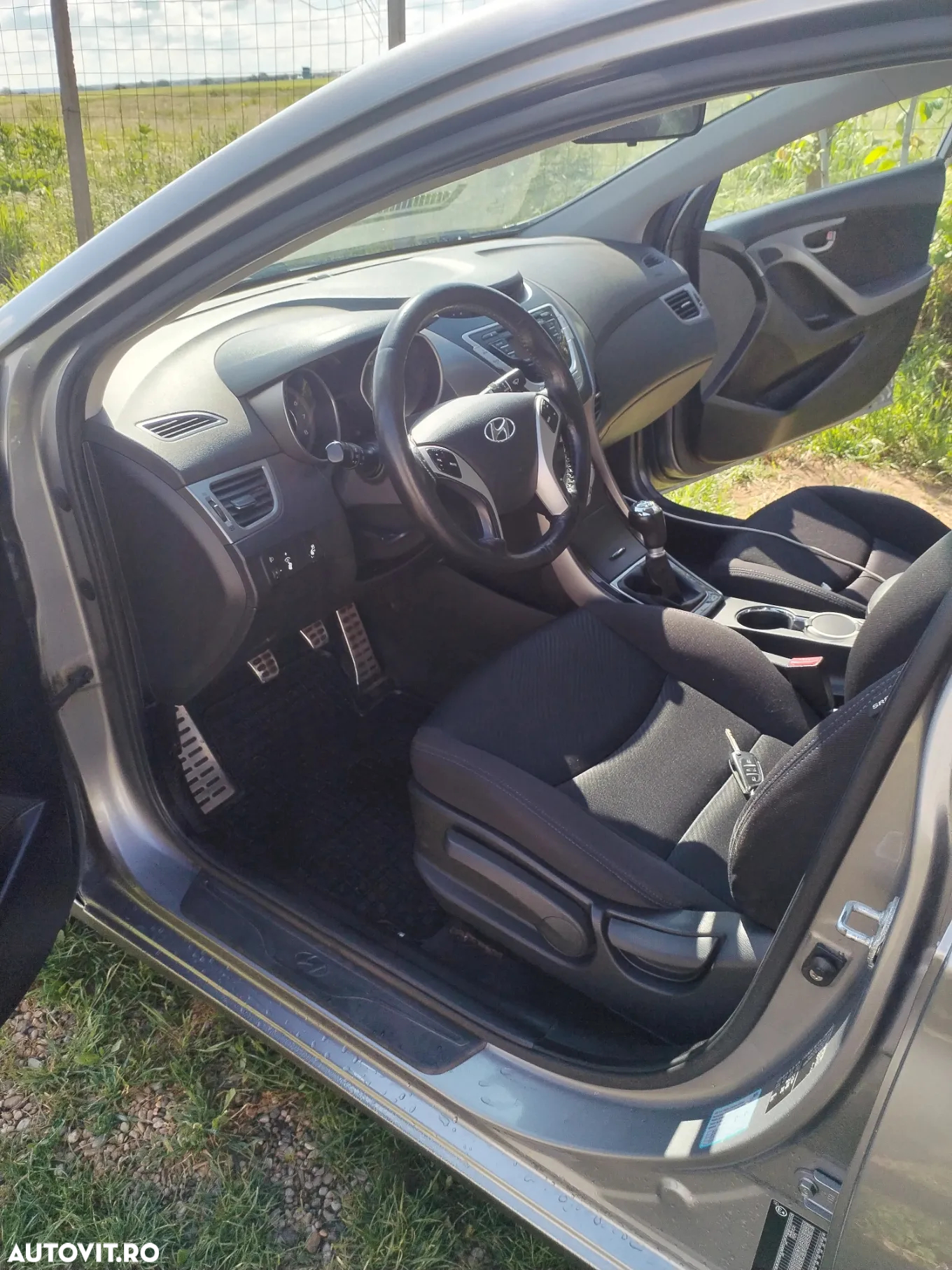 Hyundai Elantra 1.6 MPi - 11