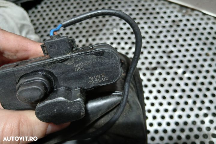 Usita rezervor 5N0810773E 1K9809857 5N0810773E 1K9809857 Volkswagen V - 3