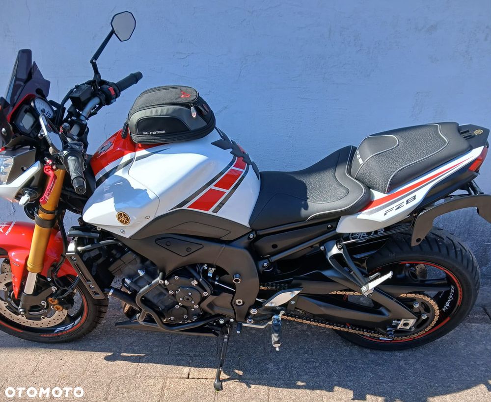 Yamaha FZ8 - 7