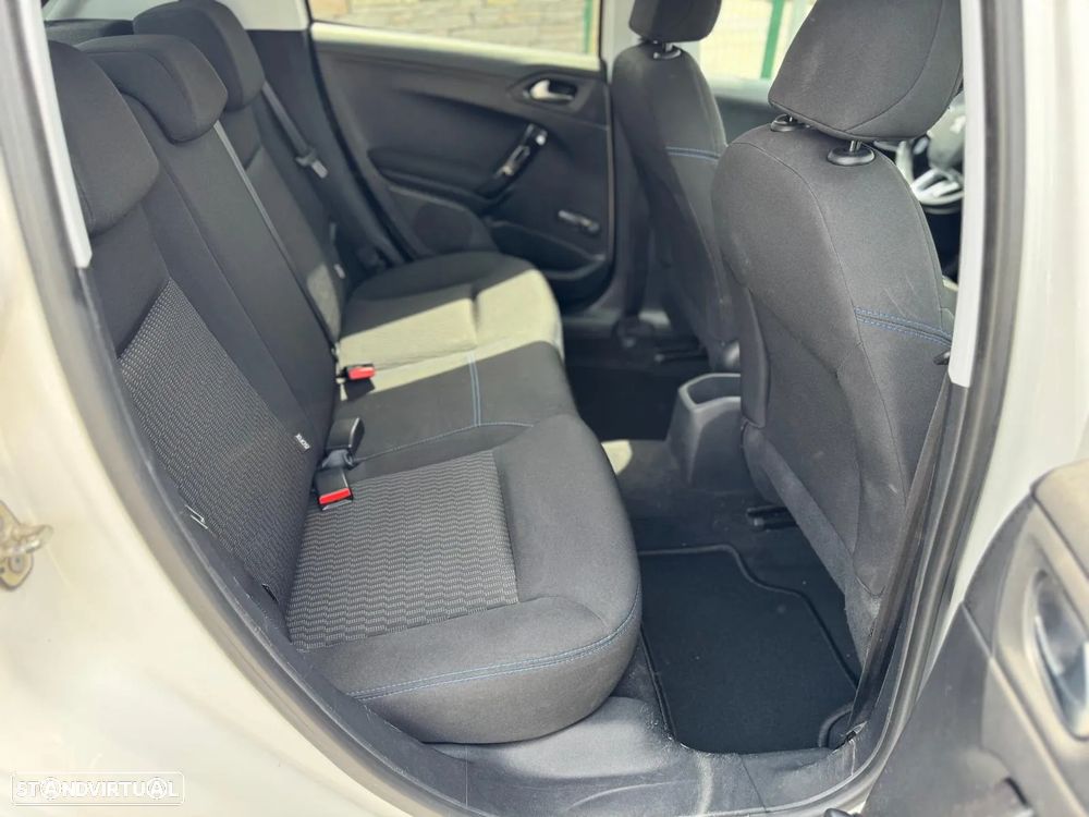 Peugeot 208 1.6 BlueHDi Style - 17