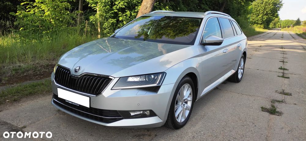 Skoda Superb 2.0 TDI DSG Ambition - 4