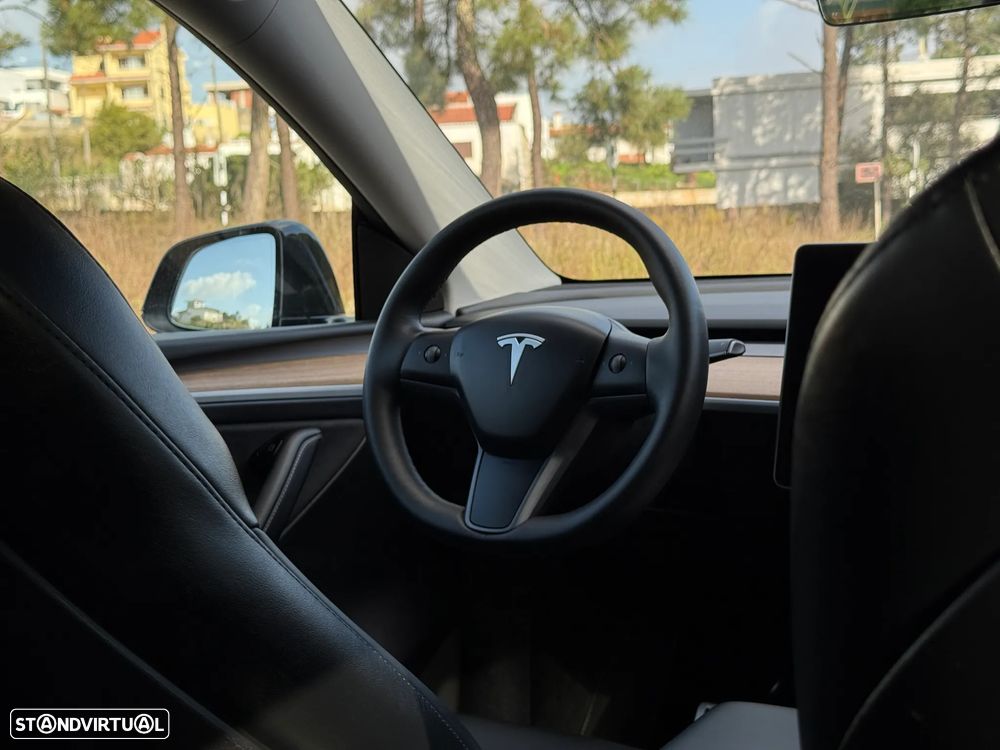 Tesla Model Y Performance Dual Motor AWD - 27