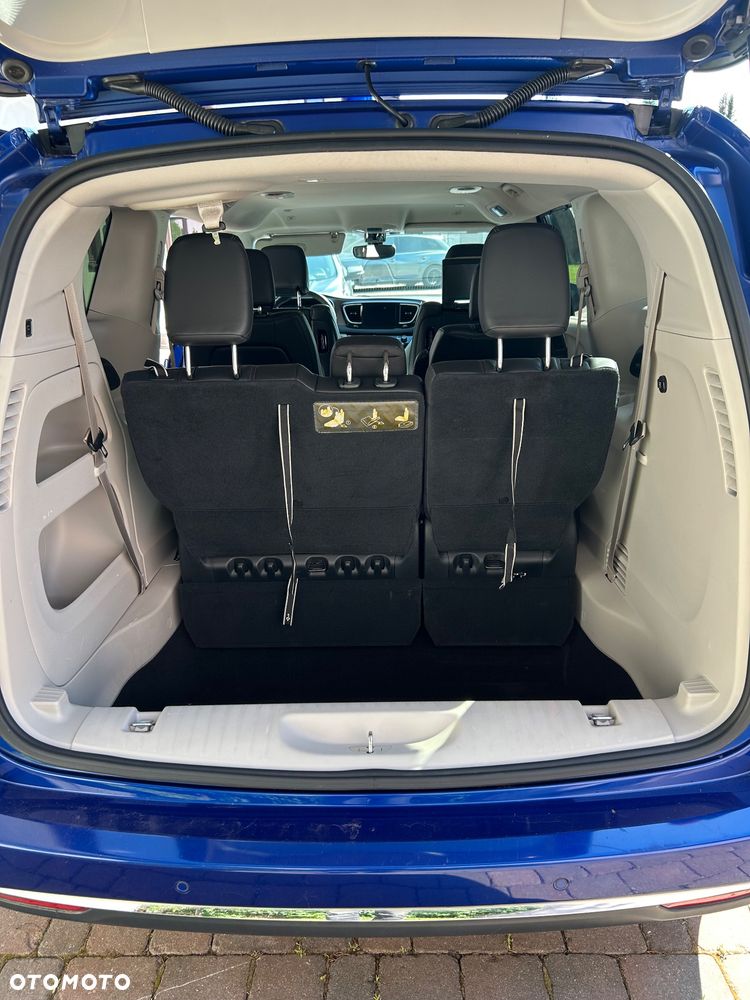 Chrysler Pacifica - 5