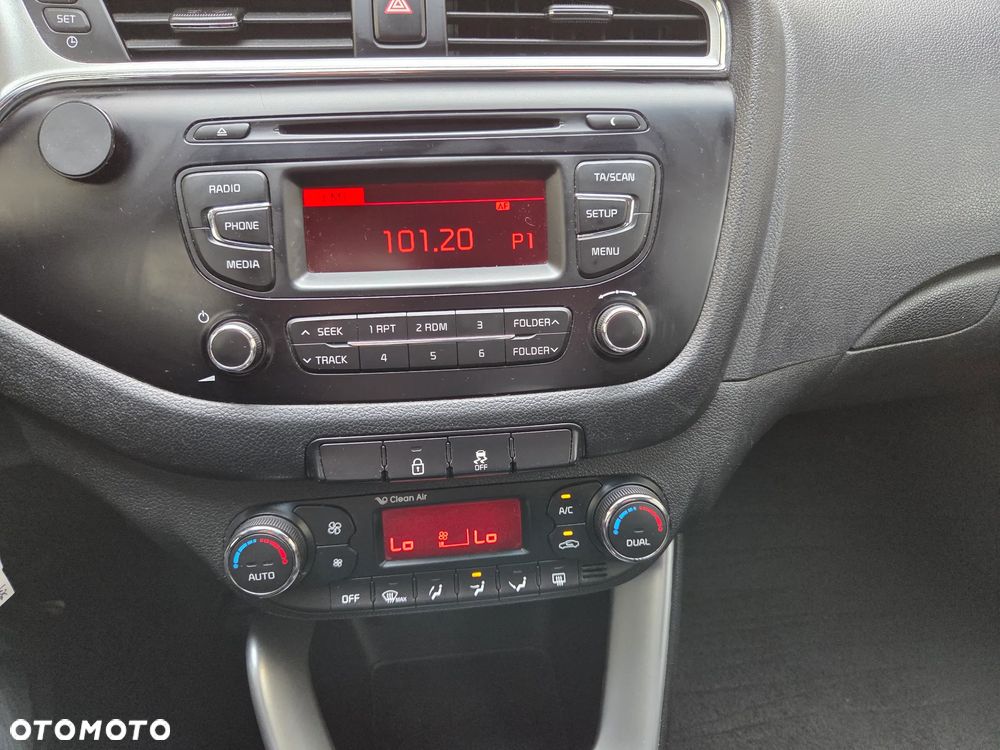 Kia Ceed 1.6 GDI Dream Team Edition - 22