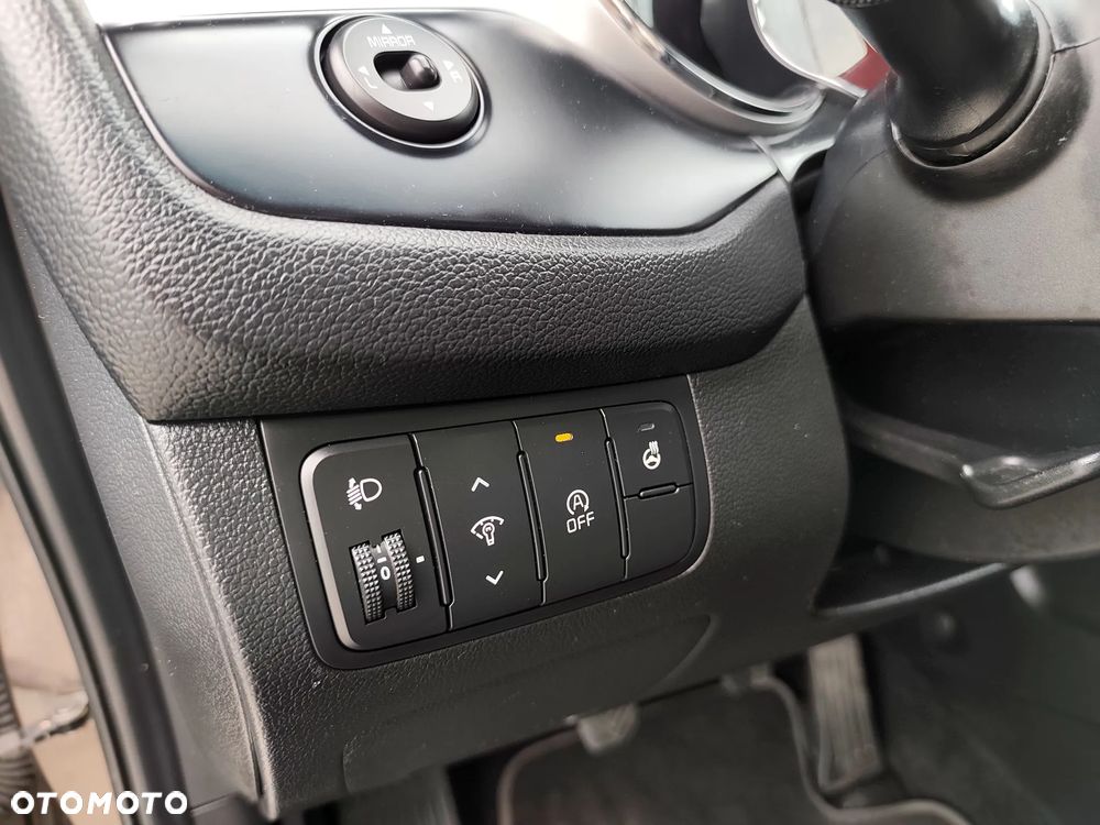 Kia Ceed 1.6 CRDi 128 Fifa World Cup Edition - 29