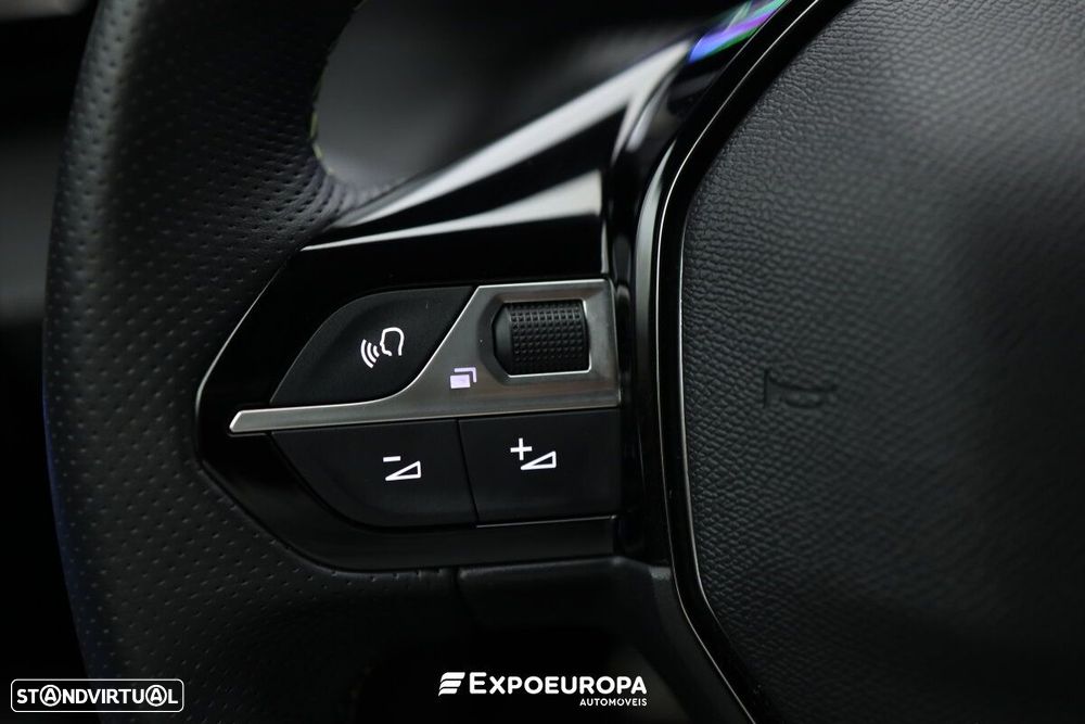 Peugeot e-2008 GT - 11