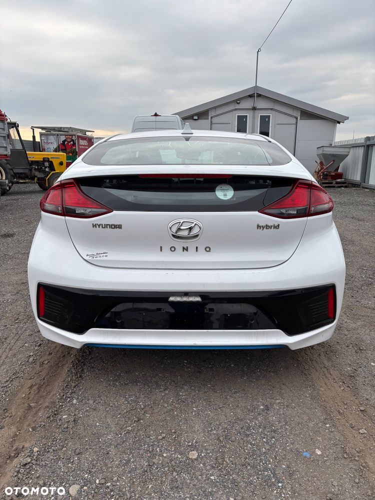 Hyundai IONIQ - 6