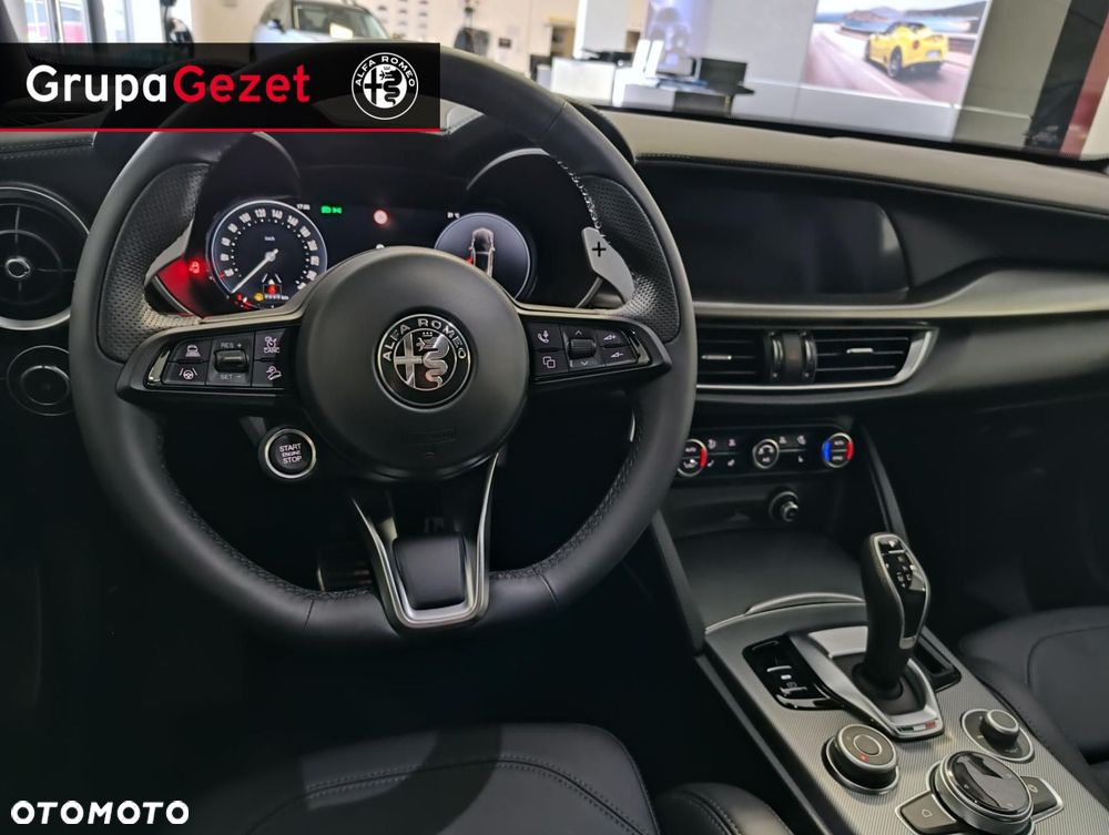 Alfa Romeo Stelvio - 12